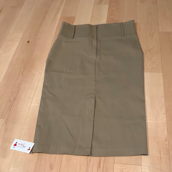 NWT Khaki Skirt-size large - Picture 2 of 6